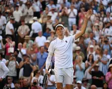 纳达尔巅峰对决，塔图姆与40激战皇家马德里分钟，精彩发挥胜负难料！